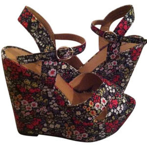 Xhilaration Floral Spring Wedges Size 9.5